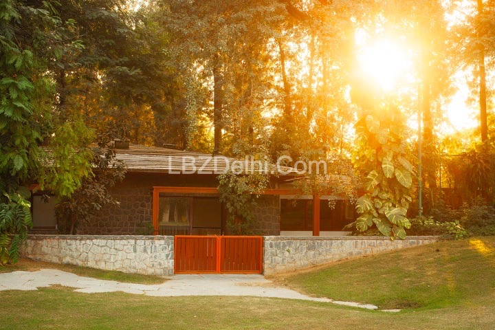 5 BHK Modern Super Luxury Farm House for Sale in Maulsari Avenue, Westend Greens, South Delhi