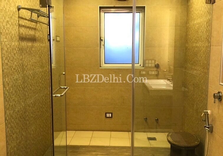 3 BHK + 1 Study Furnished Apartment for Rent in The Magnolias, DLF Phase-5, Sector-42, Gurgaon, Haryana